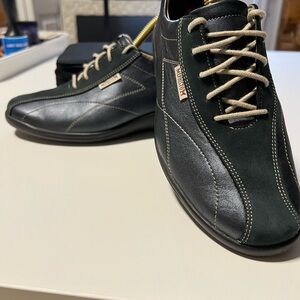 Women’s Mephisto Black Lace Up Loafers size 7 Excellent Used Condition